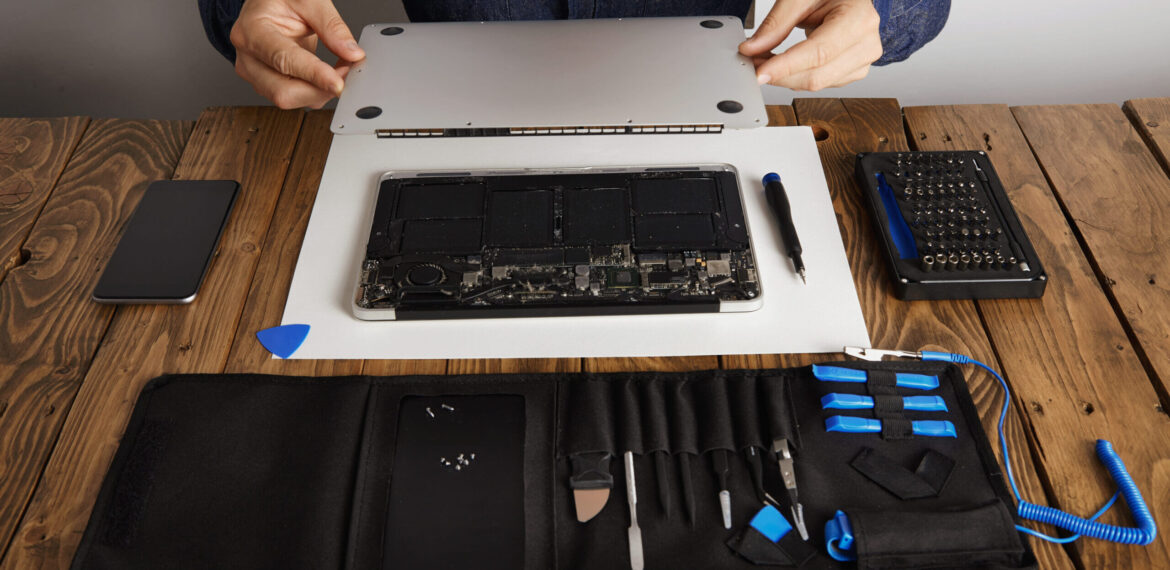 ноутбук разобранный для ремонта