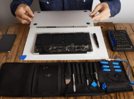 ноутбук разобранный для ремонта