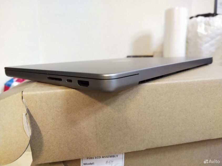 MacBook Pro 14 A2442 топкейс